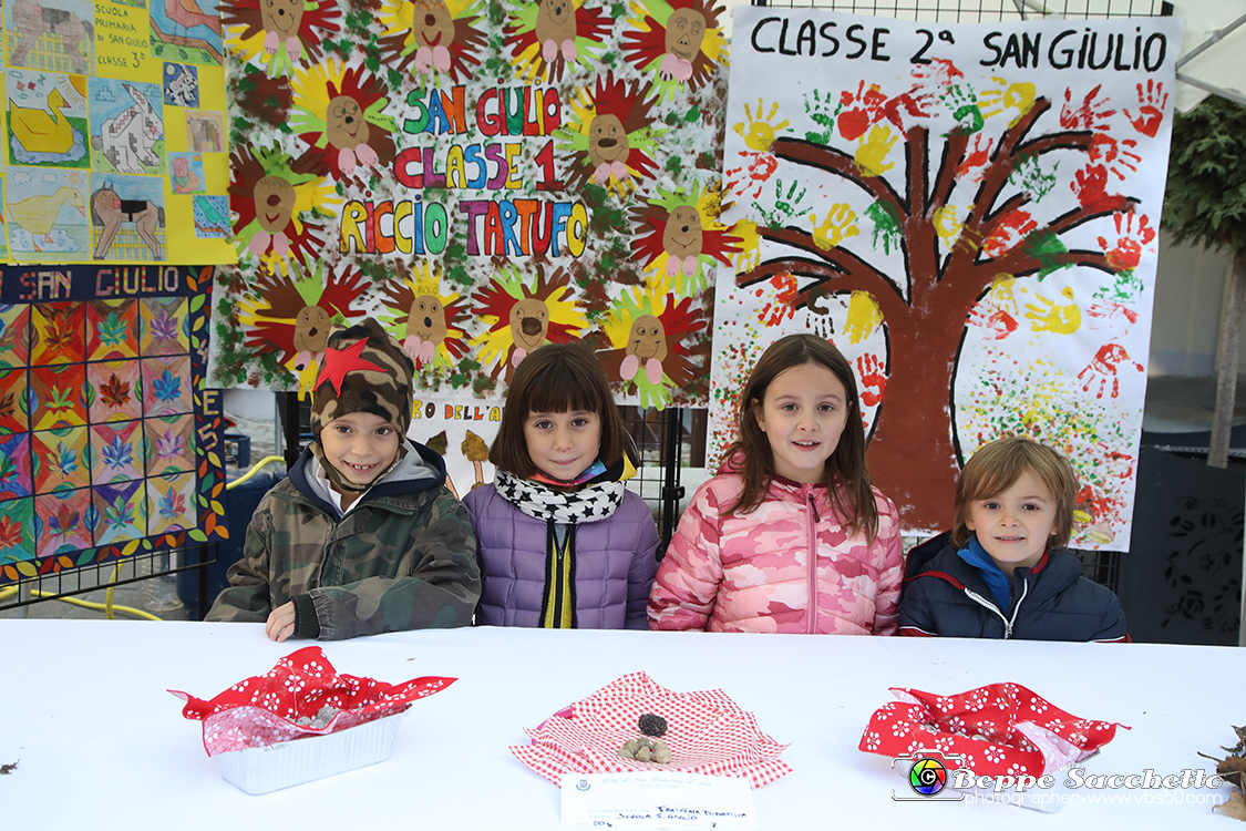 VBS_5596 - 10.ma Fiera Nazionale del Tartufo e Fiera dei Santi.jpg